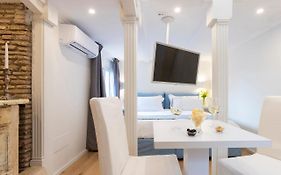 Pantheonview - Luxury Suites